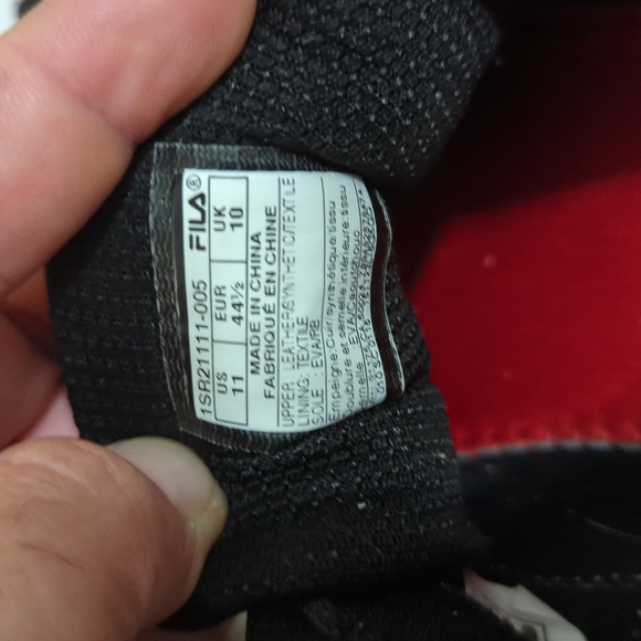Fila men's running shoes size 11 black and red - Picture 6 of 8